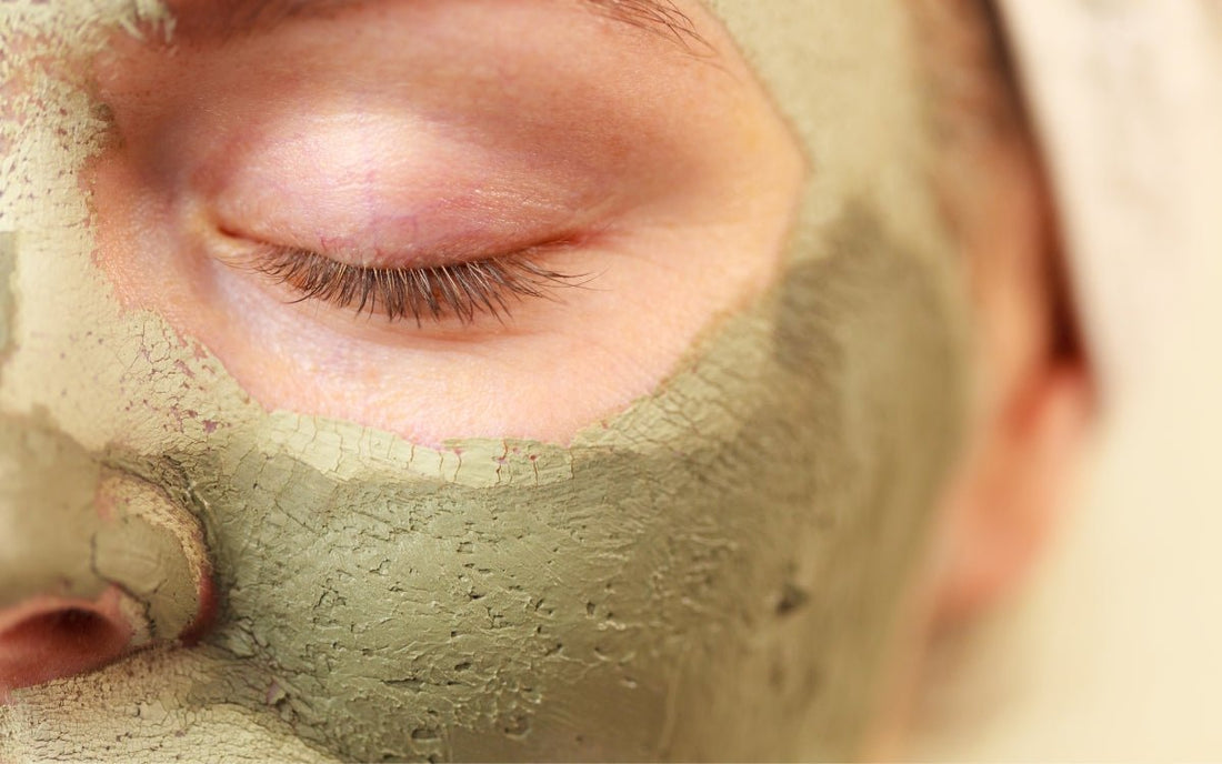 Maske auf Gesicht